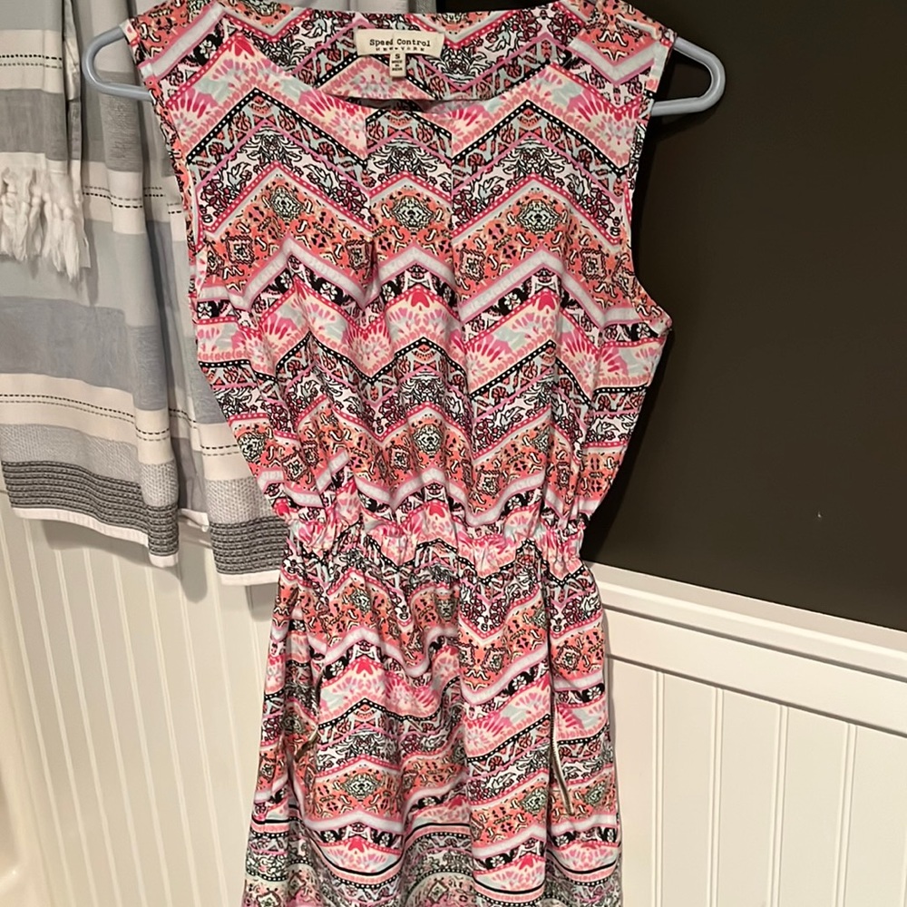 Speed Control- geometric pattern dress, side pocket and zippers, Size S